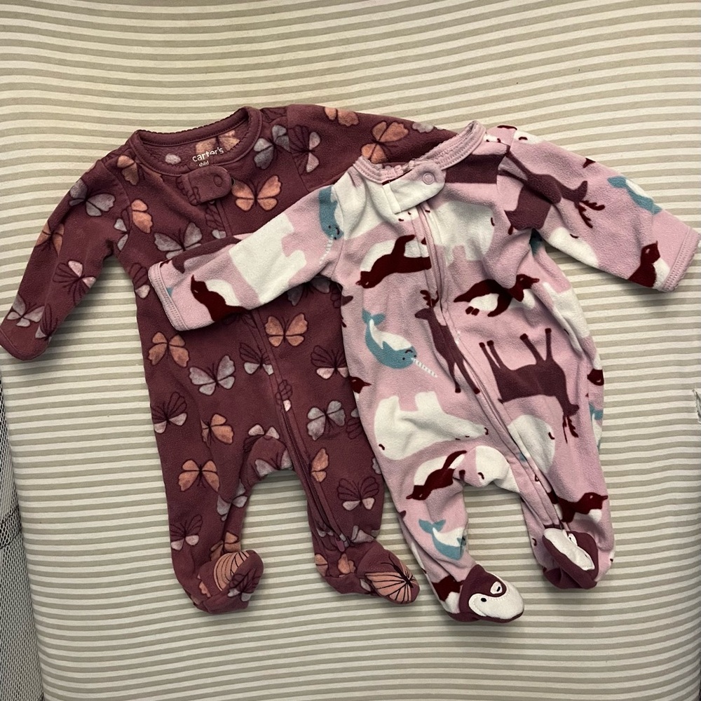 Carter's Fleece One-Piece footed pajamas - size Newborn